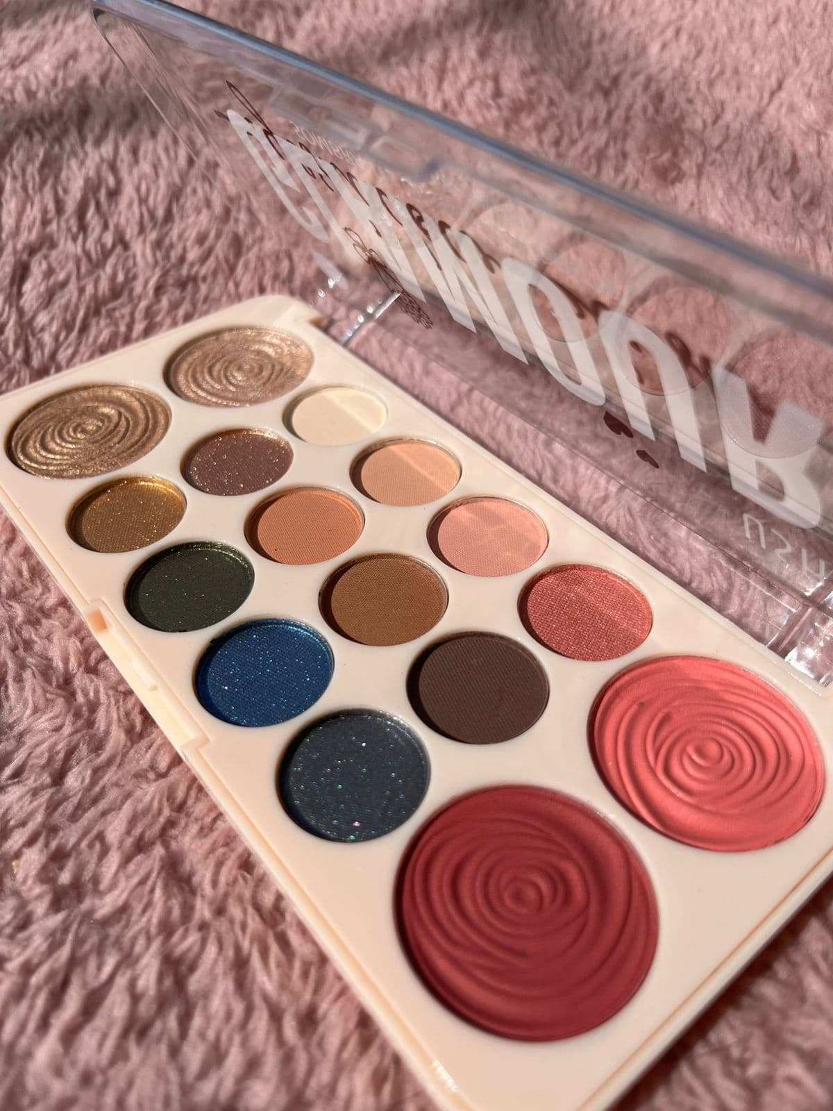 Paleta de 16 sombras/iluminador